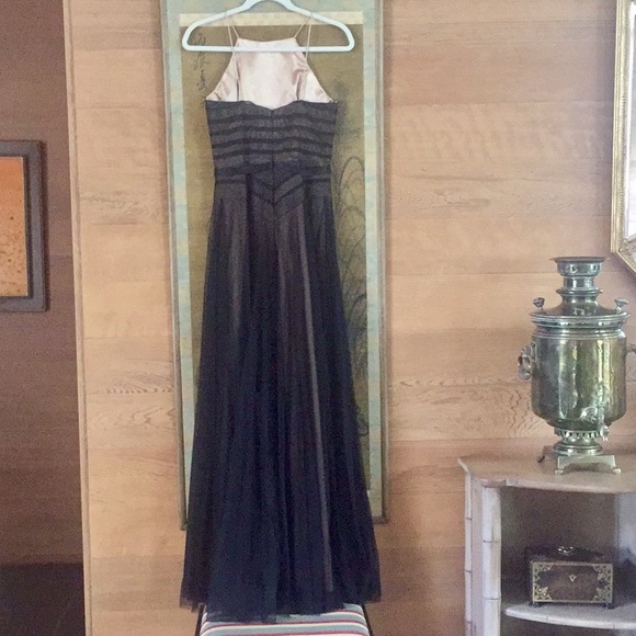 BADGLEY MISHKA gorgeous long black tulle dress - Picture 3 of 6